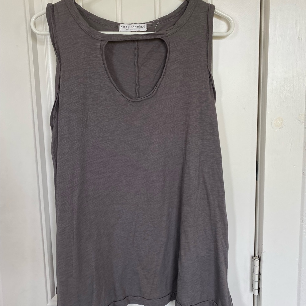 Keyhole cotton tank tee